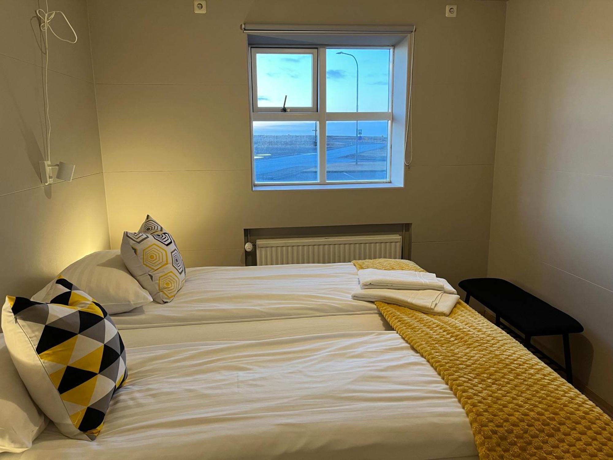 Guesthouse Hvammur By The Harbour Hofn Exterior photo